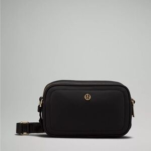 Lululemon Crossbody Camera Bag 2L
